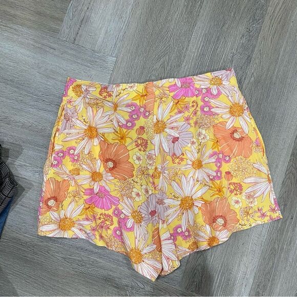 H&M Linen Blend Short Women’s Size 10 Summer Floral Zip Up Stretch Waistband - Picture 5 of 7